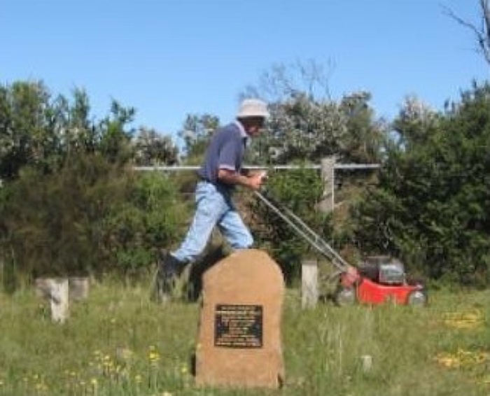Moonlight Head mowing