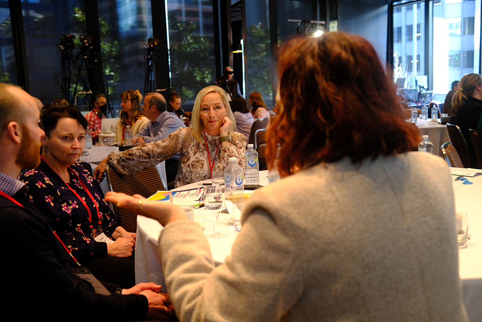 Chatting 202208110054