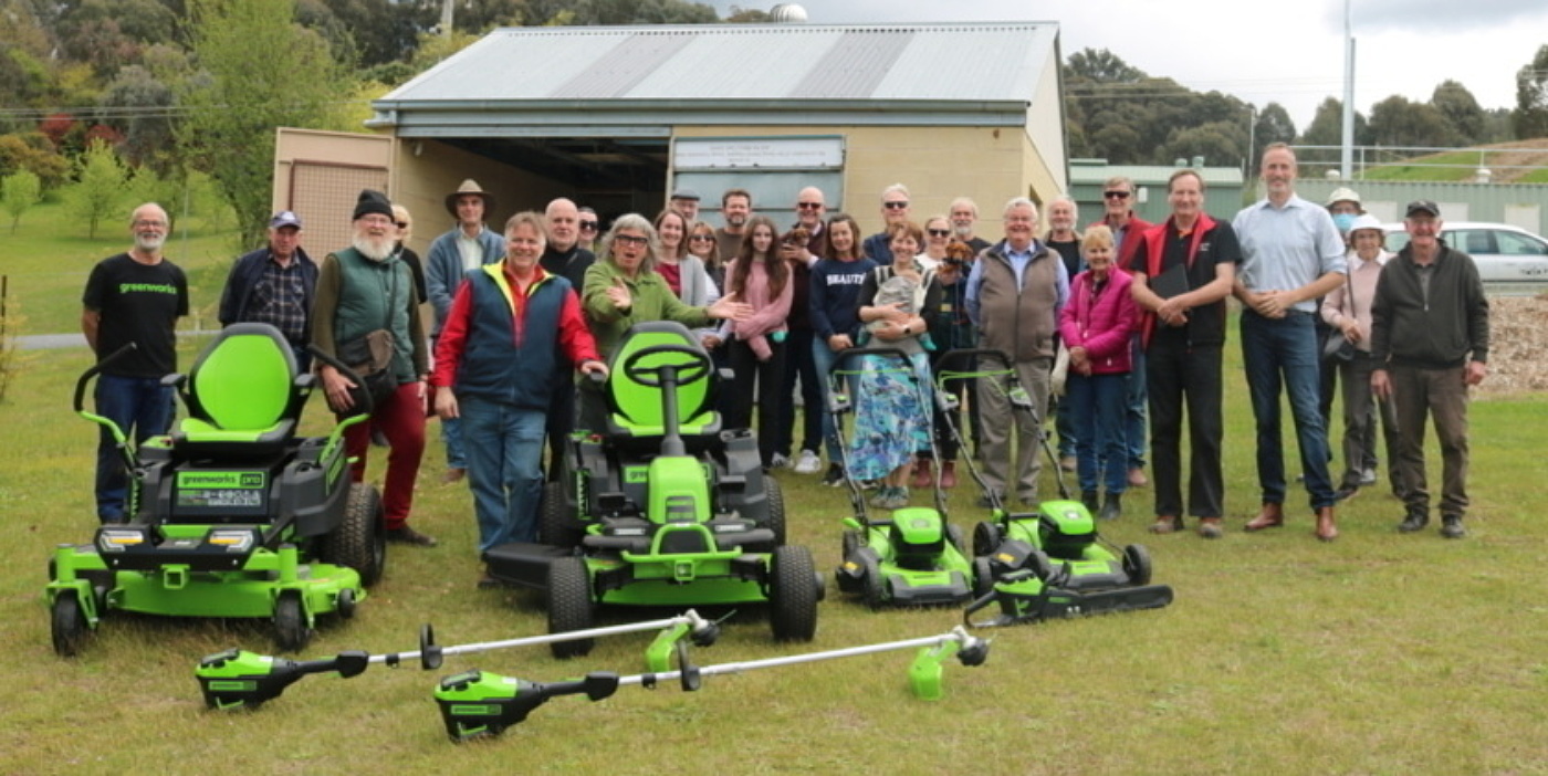 Yack Launch Group Photo IMG 2514