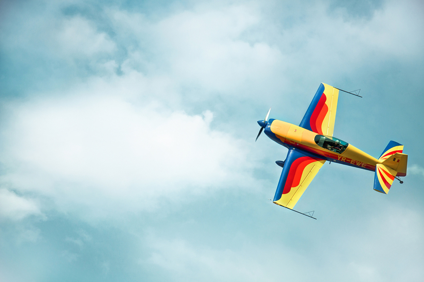 Aircraft acrobatic shutterstock 2030267804