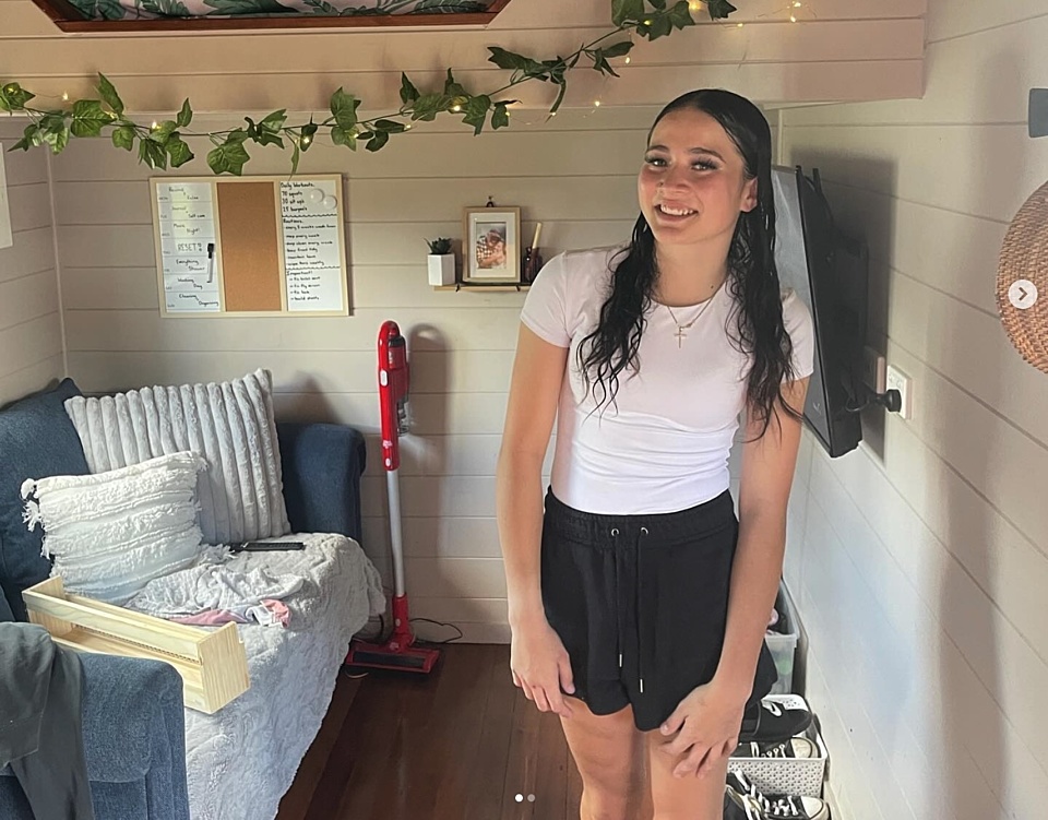 Chenara Youth Back Track