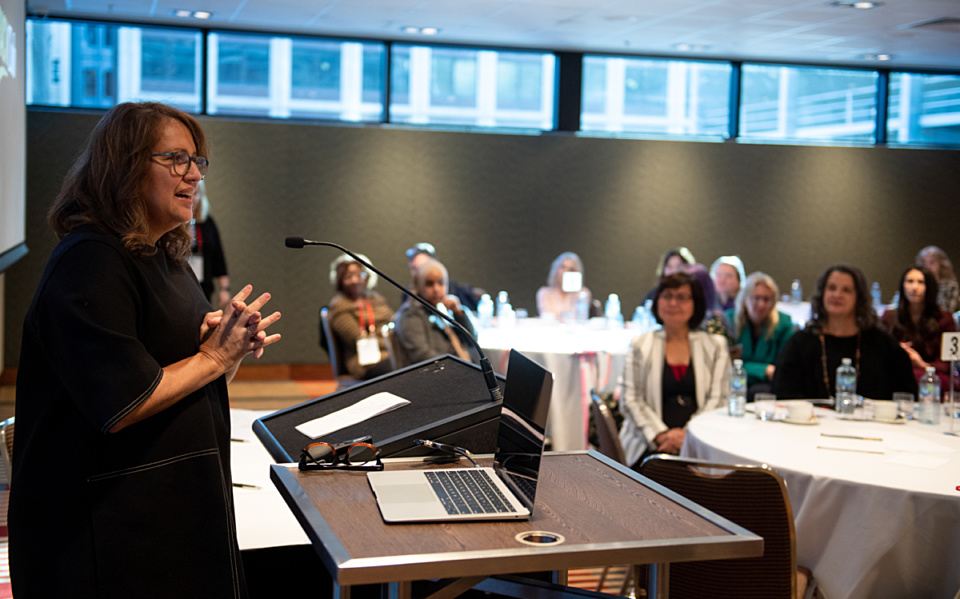 202208 LEADERS3 003 3