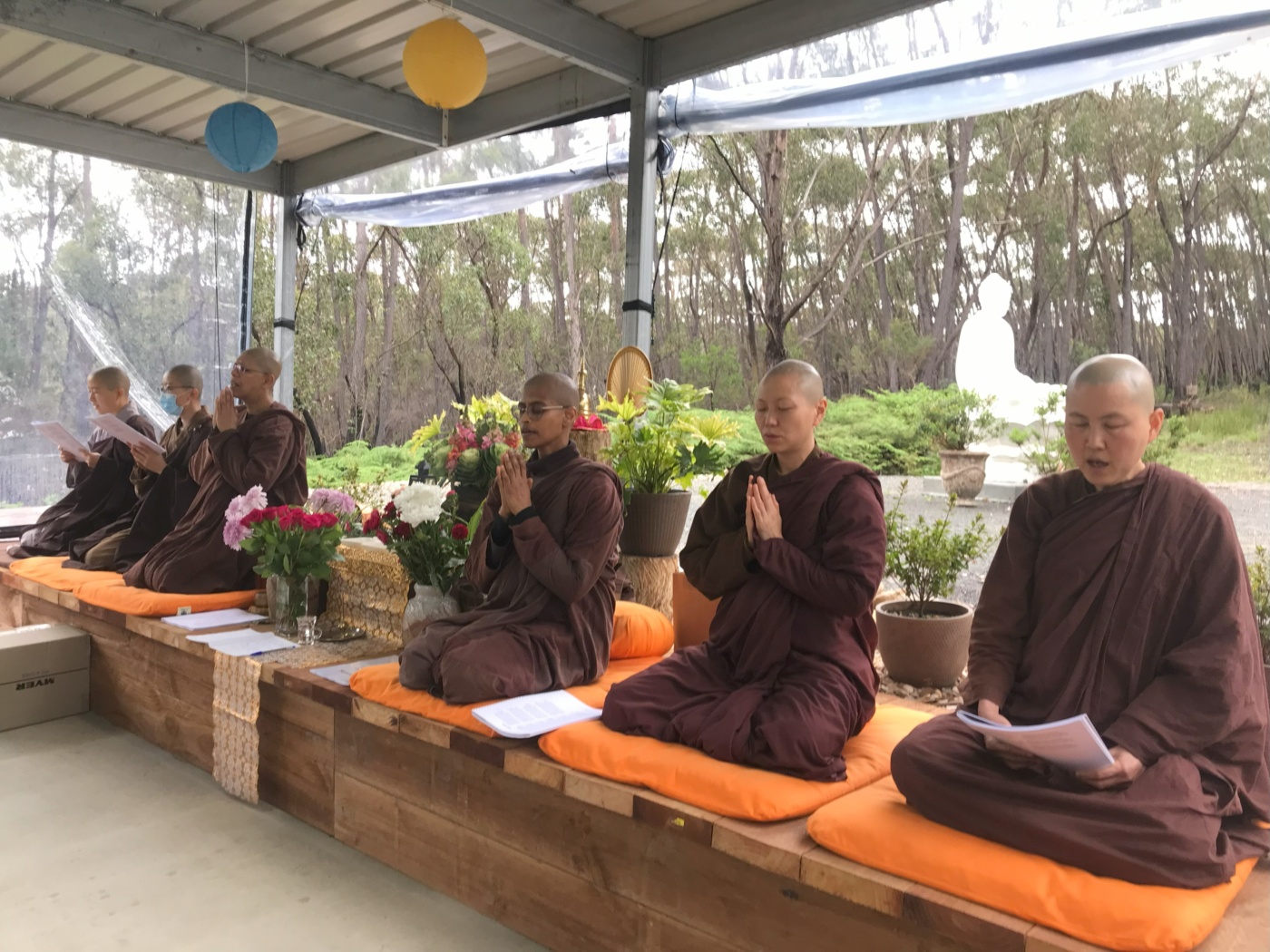 Buddhist nuns