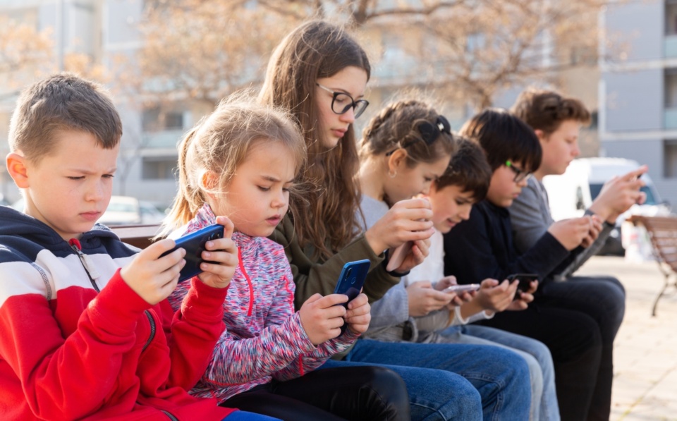 Social platforms urged to prepare for looming ban on under-16 users